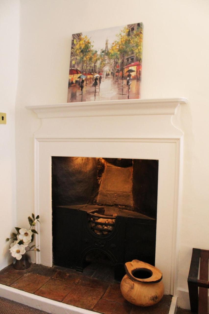 The Lion Hotel Buckden  Екстер'єр фото
