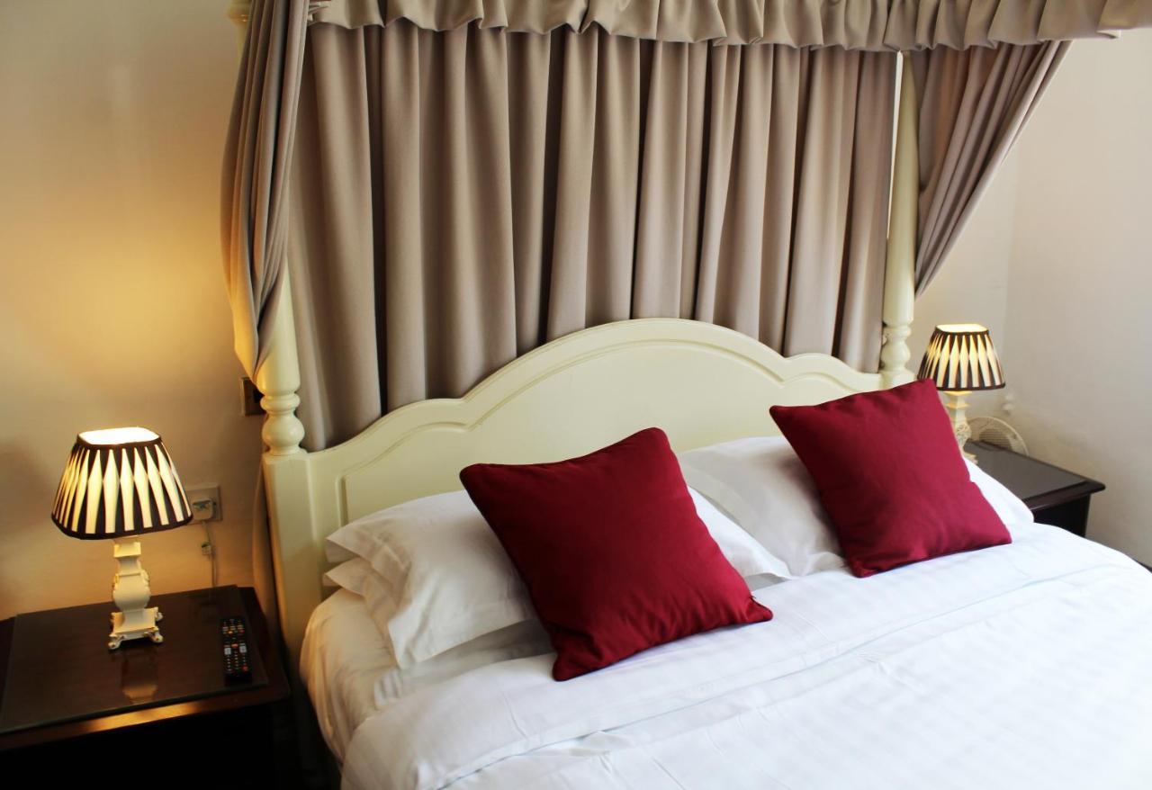 The Lion Hotel Buckden  Екстер'єр фото